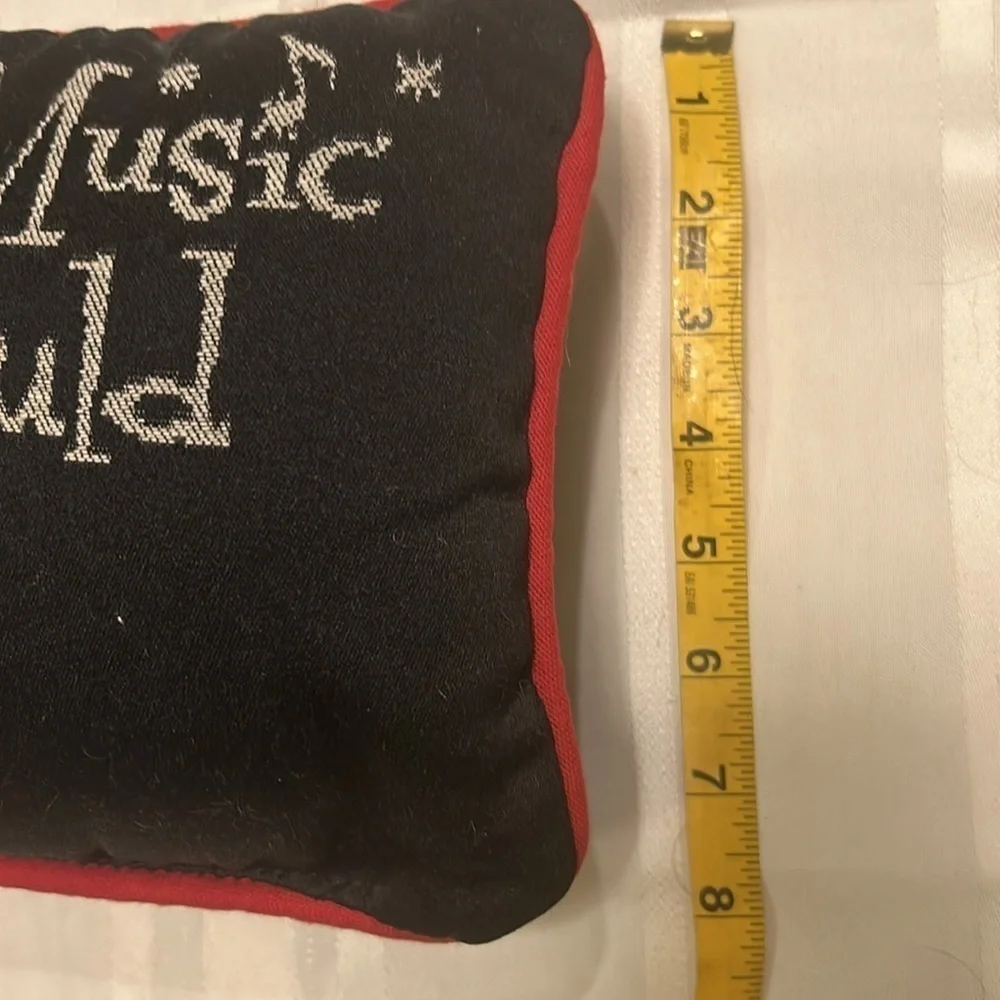 Music 🖤 Pillow